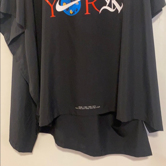 New York Water Repellent Hooded Running Poncho - Picture 7 of 16